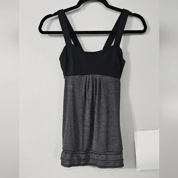 Lululemon back on track black gray built in bra drawcord bottom hem tank top - Picture 11 of 13